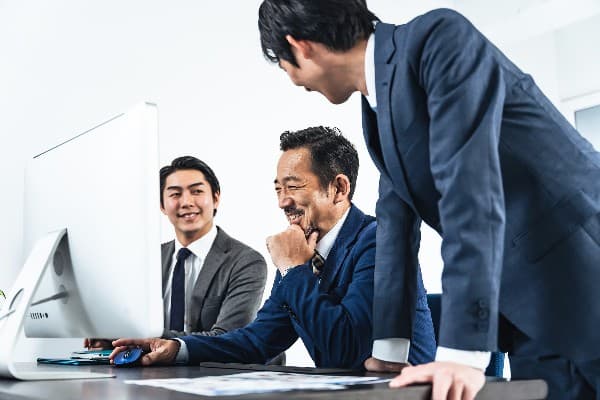初めての社内企画もこれで安心 ! 決裁までのステップと成功の秘訣 (ひけつ) ~ウェブサイトリニューアル事例を使って学ぶ~